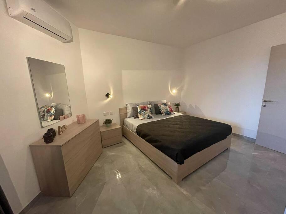 סיינט פול ביי Modern 1 Bedroom Apartment 400M Away From The Sea מראה חיצוני תמונה